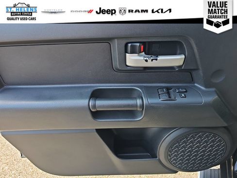 Used 2007 Toyota FJ Cruiser 4WD image 16