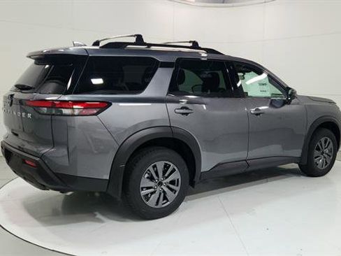 New 2025 Nissan Pathfinder SV image 8