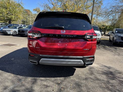 New 2025 Honda Pilot Touring image 5
