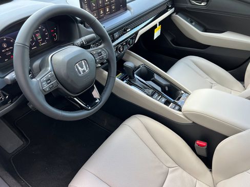 New 2025 Honda Accord EX-L image 10