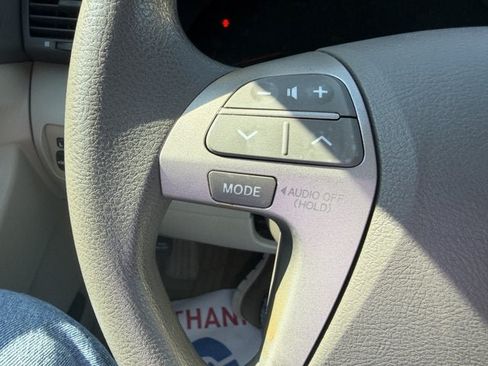 Used 2009 Toyota Camry LE FWD image 25