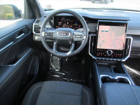 Used 2025 GMC Acadia Elevation image 13