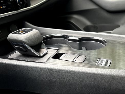 Certified 2024 Nissan Rogue S image 18