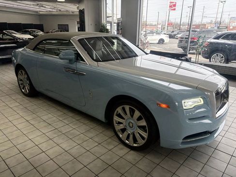Used 2016 Rolls-Royce Dawn image 27