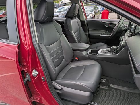 Used 2022 Toyota RAV4 XLE Premium image 25