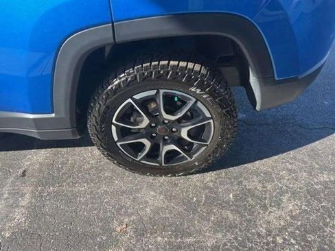 Used 2025 Jeep Compass Trailhawk w/ Trailhawk Elite Group image 14