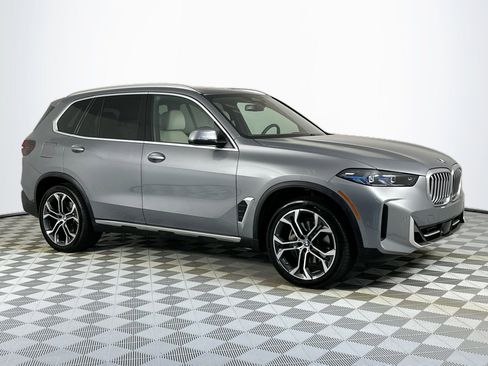 Used 2025 BMW X5 sDrive40i w/ Climate Comfort Package RWD image 3