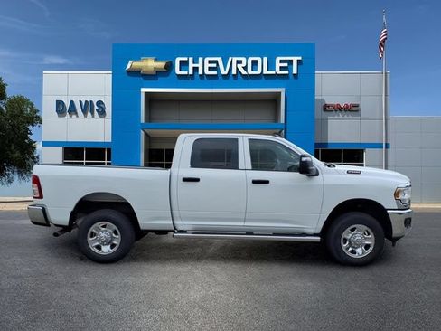 Used 2024 RAM 2500 Tradesman w/ Chrome Appearance Group AWD/4WD image 2