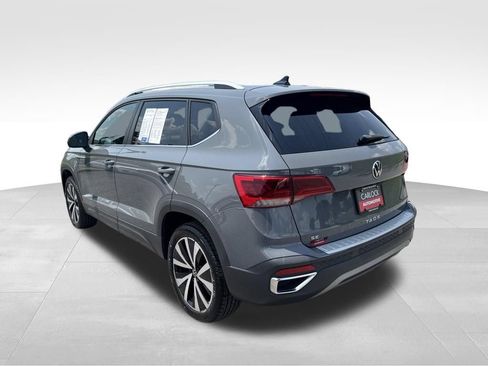 Used 2022 Volkswagen Taos SE FWD image 6