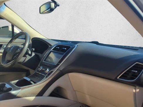 Used 2017 Lincoln MKX Reserve w/ Cargo Utility Package image 23