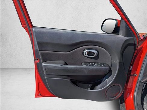 Used 2019 Kia Soul + FWD image 18