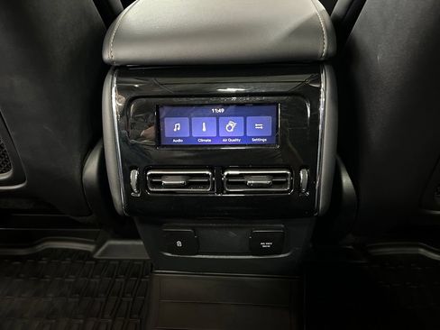 Certified 2025 Lincoln Aviator AWD image 28