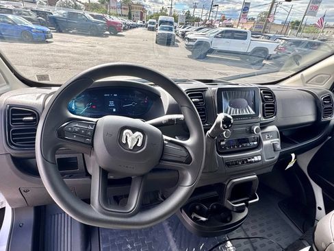 Used 2025 RAM ProMaster 3500 FWD image 16