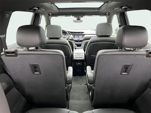 Used 2022 Cadillac XT6 Sport image 12