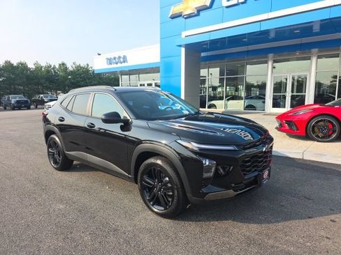 New 2026 Chevrolet Trax ACTIV w/ Driver Confidence Package FWD image 1