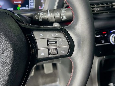 Certified 2025 Honda Pilot Black Edition image 17