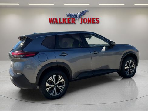 Used 2023 Nissan Rogue SV image 6