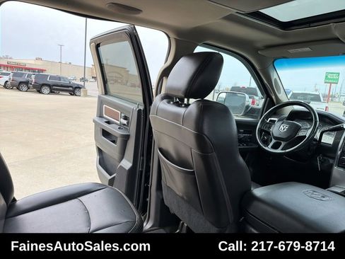 Used 2012 RAM 3500 Laramie w/ Cold Weather Group image 32