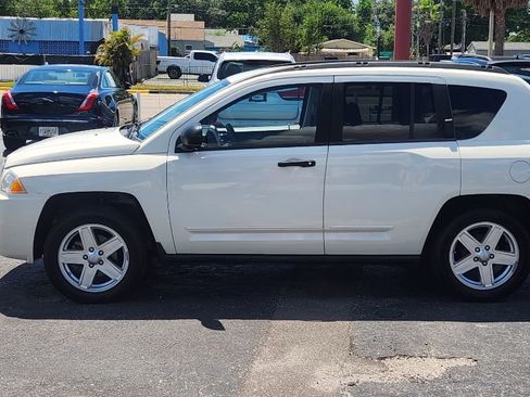Used 2008 Jeep Compass Sport FWD image 3