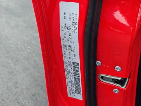 Used 2018 Jeep Cherokee Latitude w/ Altitude Package image 33