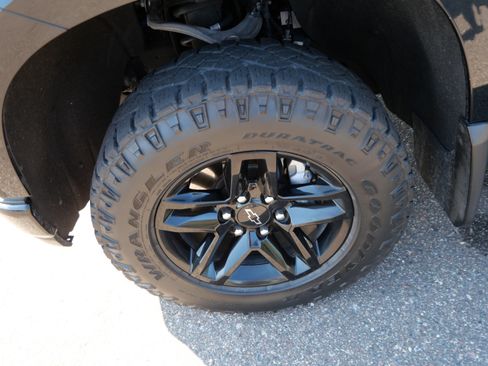 Used 2021 Chevrolet Silverado 1500 Custom Trail Boss AWD/4WD image 16