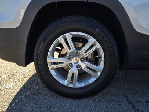 Used 2020 GMC Terrain SLE w/ Driver Convenience Package image 17