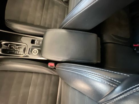 Used 2020 Mitsubishi Outlander SE AWD/4WD image 20