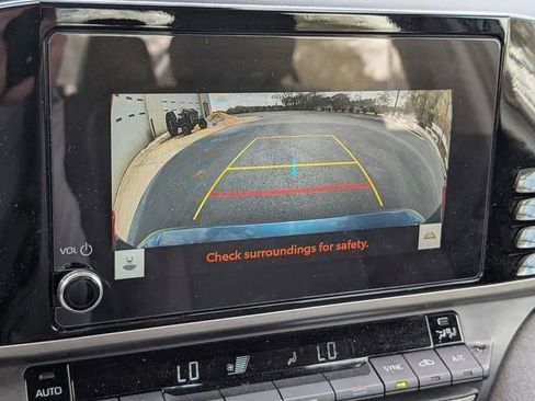 Used 2025 Toyota Camry LE w/ Convenience Package image 20