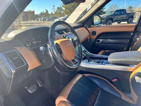 Used 2018 Land Rover Range Rover Sport HSE Dynamic image 15