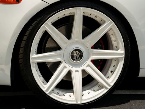 Used 2010 Rolls-Royce Ghost RWD image 22