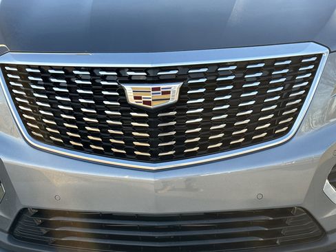 Used 2021 Cadillac XT5 Premium Luxury image 9