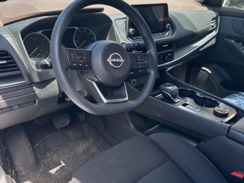 Used 2023 Nissan Rogue S AWD/4WD image 12