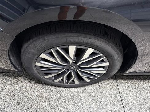 Used 2025 Nissan Altima 2.5 SV AWD/4WD image 3