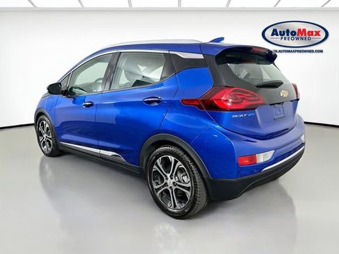 Used 2020 Chevrolet Bolt Premier w/ Infotainment Package FWD image 5