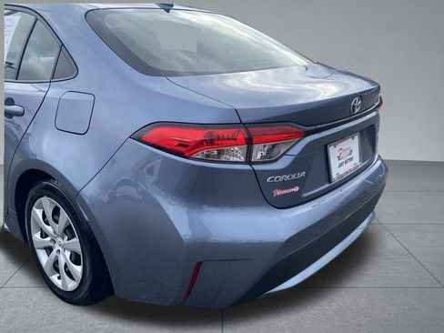 Used 2022 Toyota Corolla LE image 11