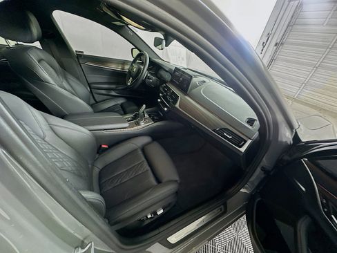Used 2022 BMW 530i w/ Premium Package image 31