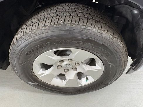 Used 2025 RAM 1500 Big Horn AWD/4WD image 11