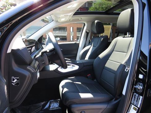 Used 2026 Mercedes-Benz GLS 450 4MATIC image 18