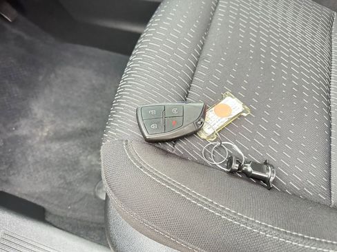 Used 2025 Chevrolet Equinox LT image 22