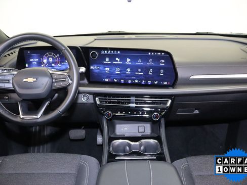 Used 2024 Chevrolet Traverse LT FWD image 16