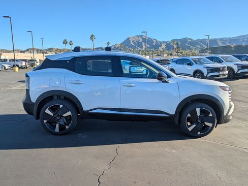 New 2026 Nissan Kicks SR w/ Cold Weather Package AWD/4WD image 5