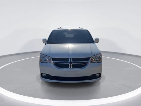 Used 2018 Dodge Grand Caravan SXT FWD image 3
