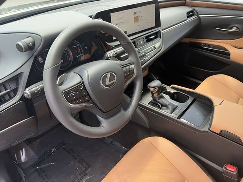 Used 2023 Lexus ES 350 w/ Premium Package FWD image 11