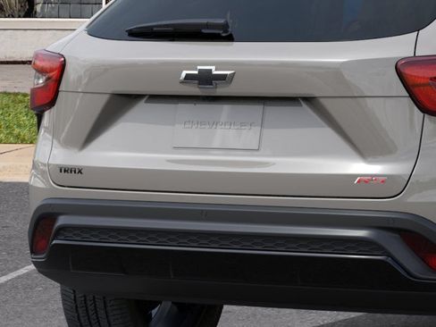 New 2026 Chevrolet Trax RS w/ Driver Confidence Package FWD image 17