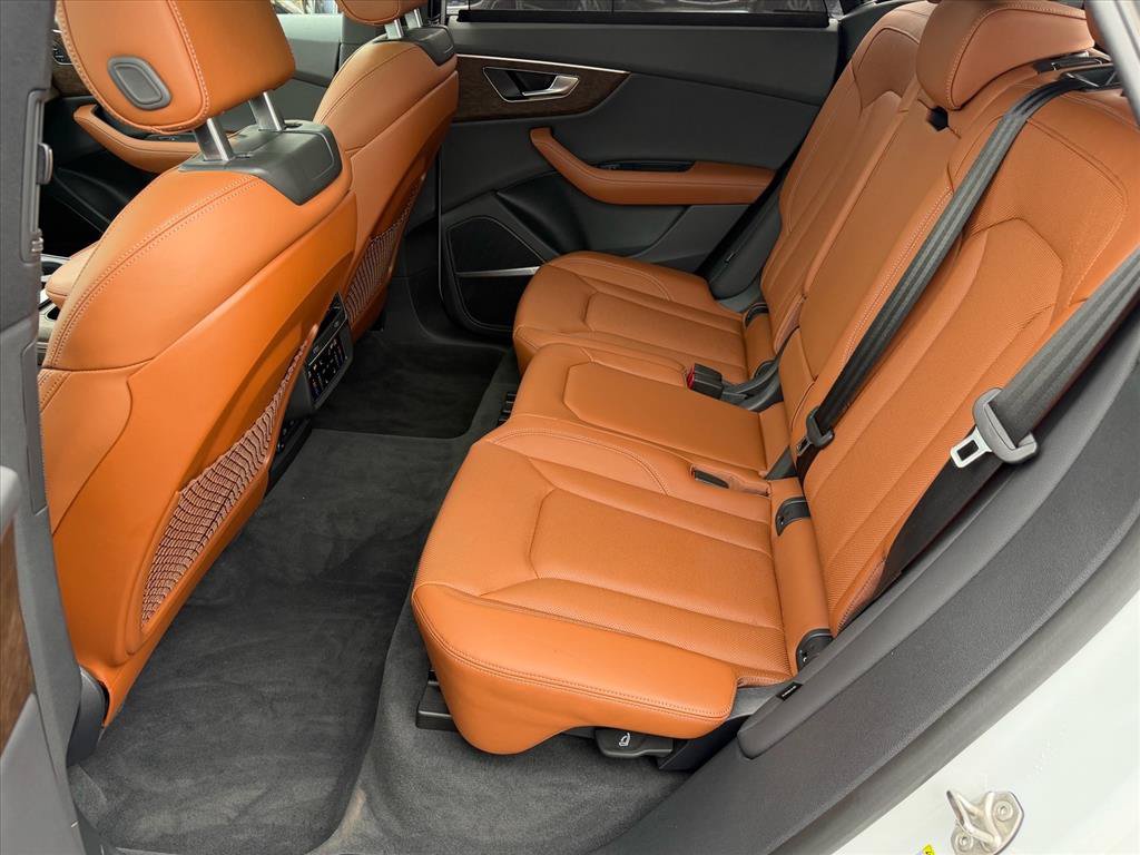 Certified 2025 Audi Q8 Prestige AWD/4WD image 12