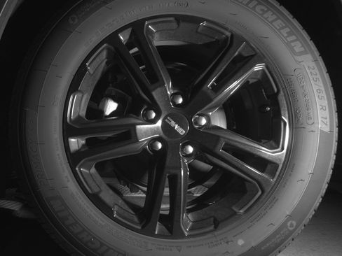 Used 2024 GMC Terrain SLE FWD image 14