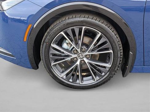 Certified 2025 Toyota Prius XLE image 24