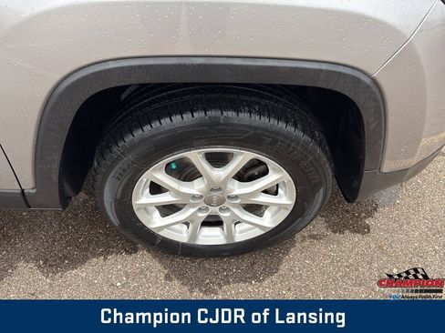Used 2018 Jeep Cherokee Latitude image 13
