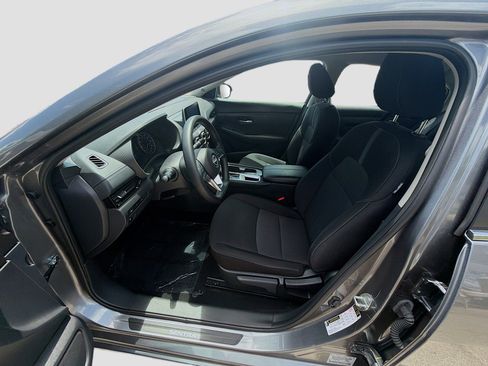 Used 2025 Nissan Sentra SV FWD image 18