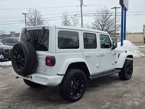 Used 2021 Jeep Wrangler Unlimited Sahara AWD/4WD image 6